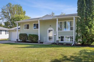 2118 17th Street S, Moorhead, MN 56560