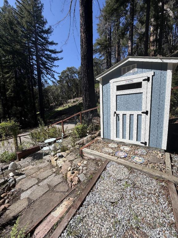 Image 3 of property listing at 535 Burnside, Boulder Creek, CA 95006