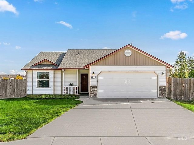 1229 W Aberdeen Ave, Nampa, ID 83686 property photo