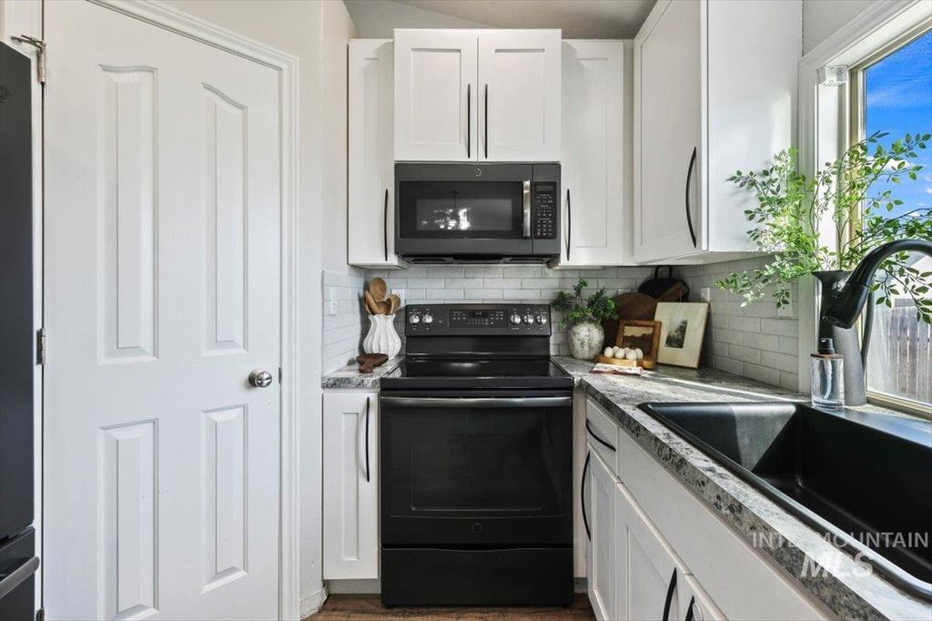 1229 W Aberdeen Ave, Nampa, ID 83686 photo 4