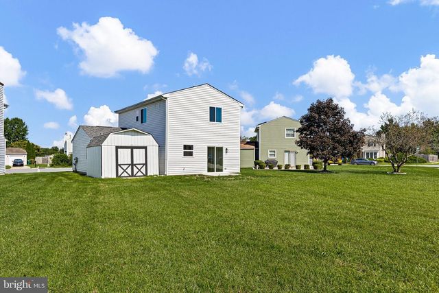 8 BERGEN CT, Newark, DE 19702