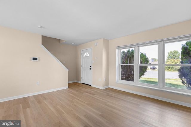 8 BERGEN CT, Newark, DE 19702