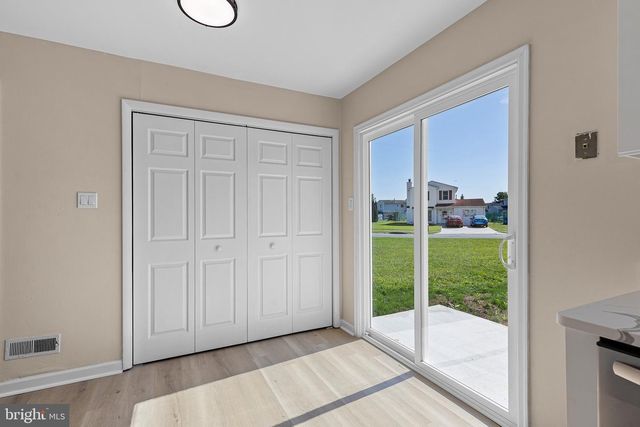 8 BERGEN CT, Newark, DE 19702