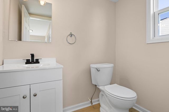 8 BERGEN CT, Newark, DE 19702