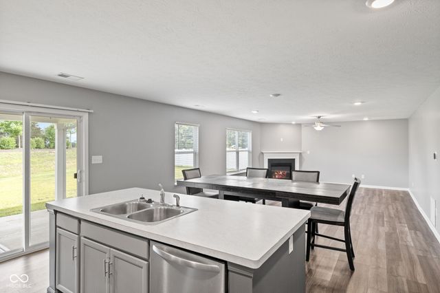 5625 Cherrywood Lane, Mccordsville, IN 46055