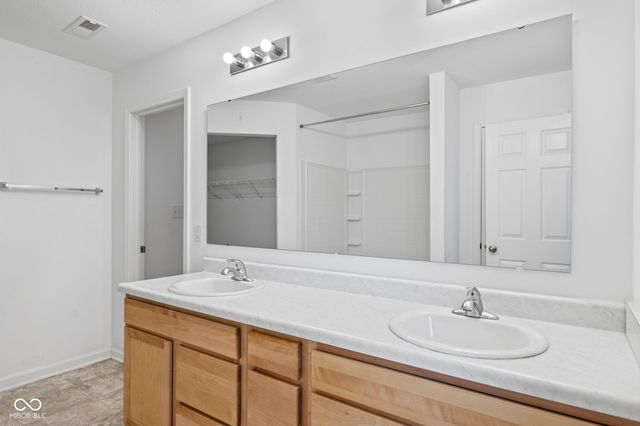 5625 Cherrywood Lane, Mccordsville, IN 46055