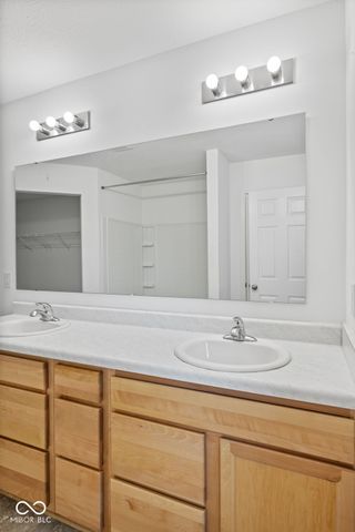 5625 Cherrywood Lane, Mccordsville, IN 46055