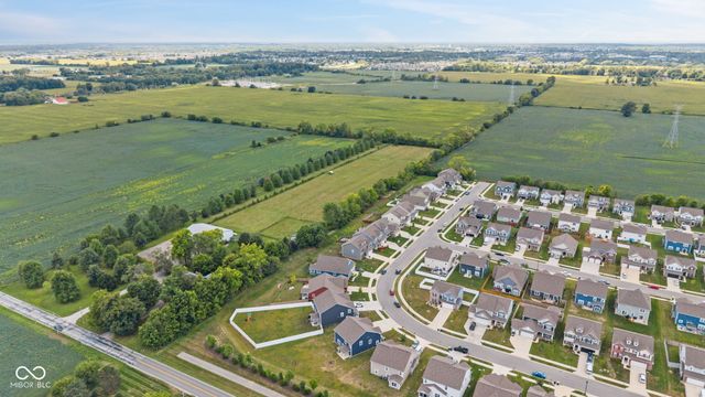 5625 Cherrywood Lane, Mccordsville, IN 46055