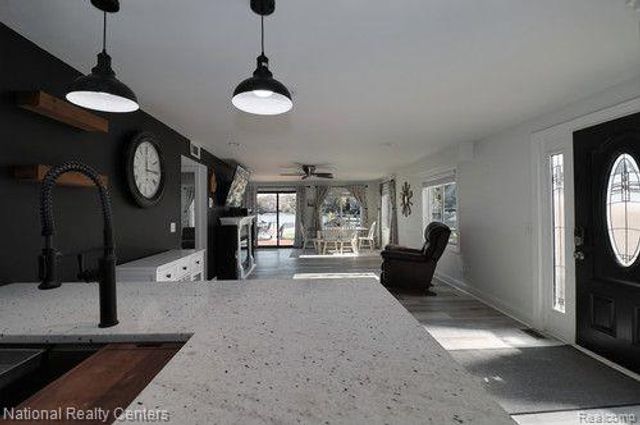 8819 LAGOON Drive, Hamburg Township, MI 48116