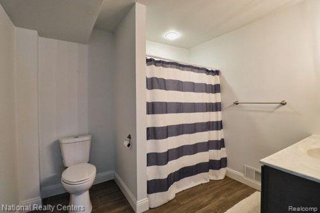 8819 LAGOON Drive, Hamburg Township, MI 48116