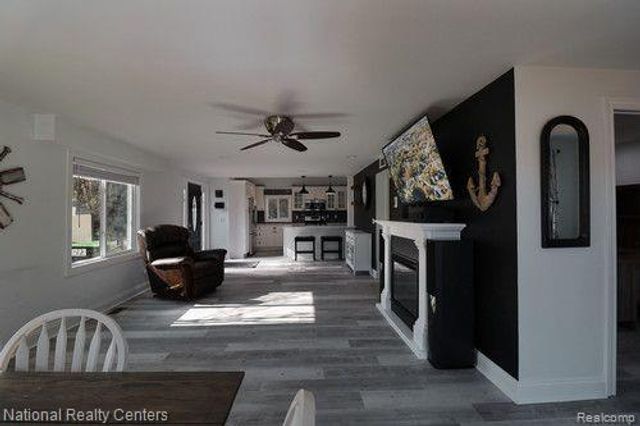 8819 LAGOON Drive, Hamburg Township, MI 48116