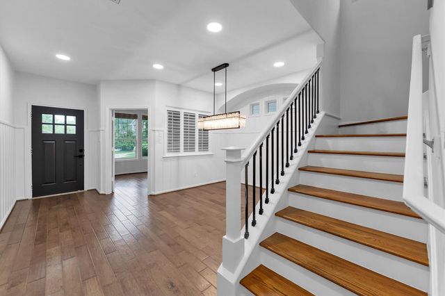 143 Velvet Grass Court, The Woodlands, TX 77382