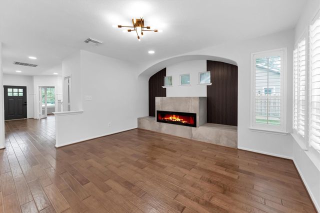143 Velvet Grass Court, The Woodlands, TX 77382