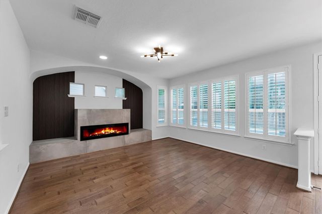 143 Velvet Grass Court, The Woodlands, TX 77382