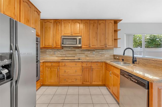 326 SW 162nd Ave, Pembroke Pines, FL 33027