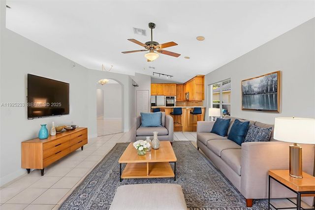 326 SW 162nd Ave, Pembroke Pines, FL 33027