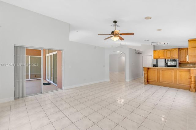 326 SW 162nd Ave, Pembroke Pines, FL 33027