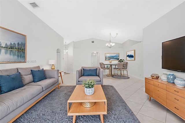 326 SW 162nd Ave, Pembroke Pines, FL 33027