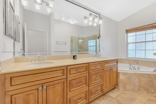 326 SW 162nd Ave, Pembroke Pines, FL 33027