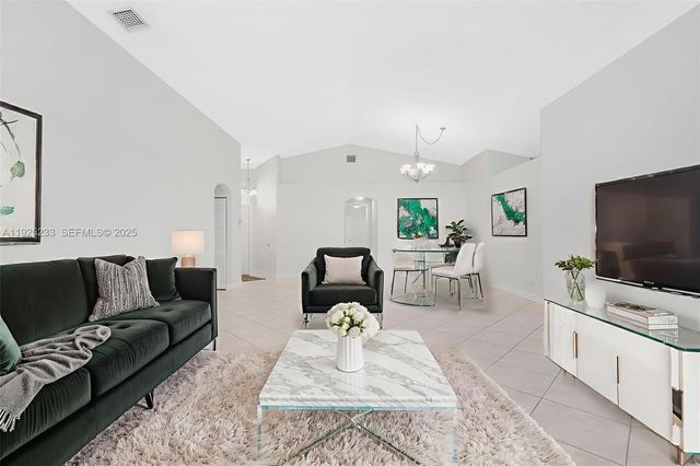 326 SW 162nd Ave, Pembroke Pines, FL 33027