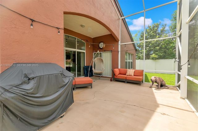 326 SW 162nd Ave, Pembroke Pines, FL 33027