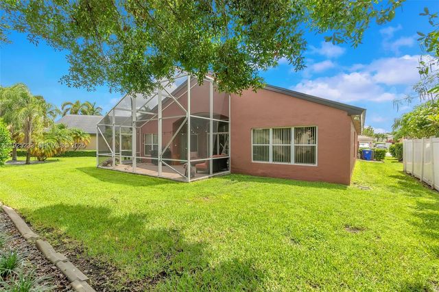 326 SW 162nd Ave, Pembroke Pines, FL 33027