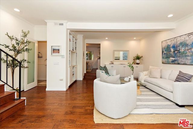 910 19th Street 110, Santa Monica, CA 90403