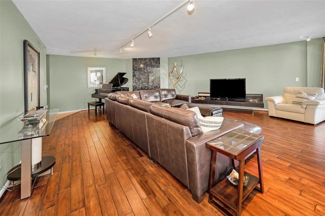 1660 GULF BOULEVARD 307, Clearwater Beach, FL 33767