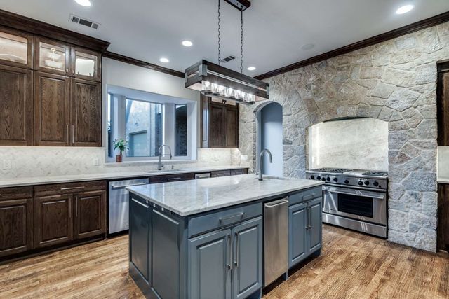 403 Creekside Drive, Mckinney, TX 75071