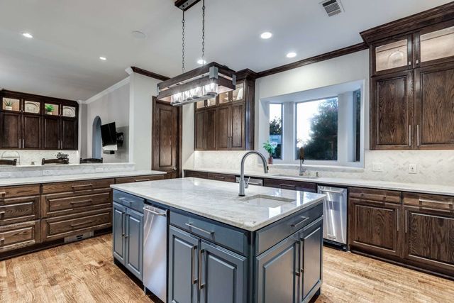403 Creekside Drive, Mckinney, TX 75071