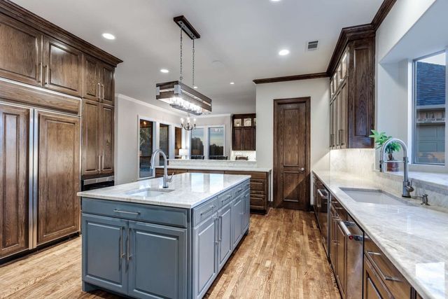 403 Creekside Drive, Mckinney, TX 75071