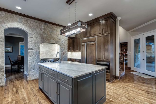403 Creekside Drive, Mckinney, TX 75071