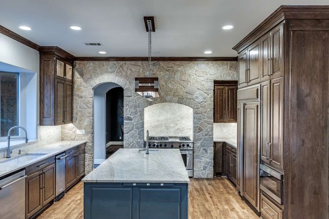 403 Creekside Drive, Mckinney, TX 75071