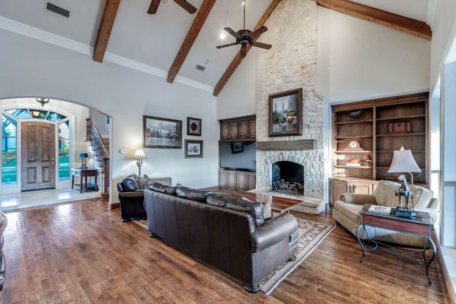 403 Creekside Drive, Mckinney, TX 75071