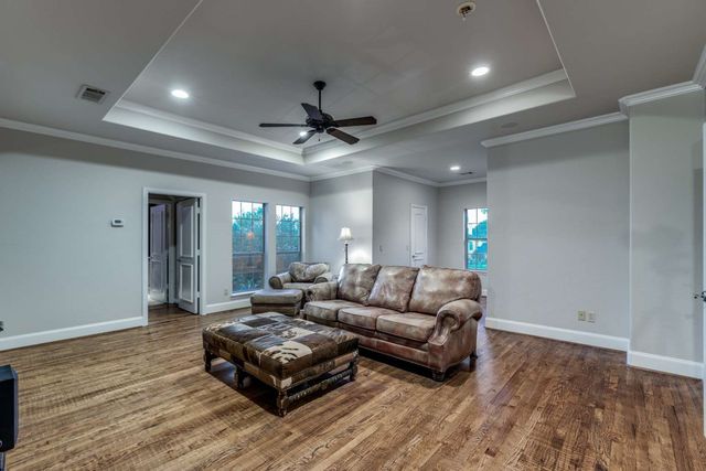 403 Creekside Drive, Mckinney, TX 75071