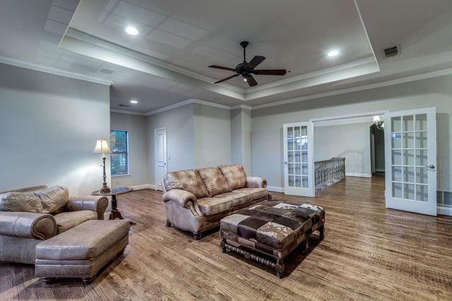403 Creekside Drive, Mckinney, TX 75071