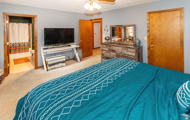 1434 Sandalwood Court, Evansville, IN 47720
