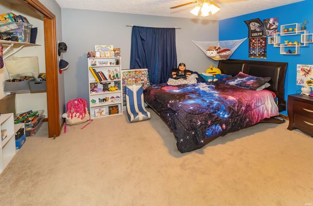 1434 Sandalwood Court, Evansville, IN 47720