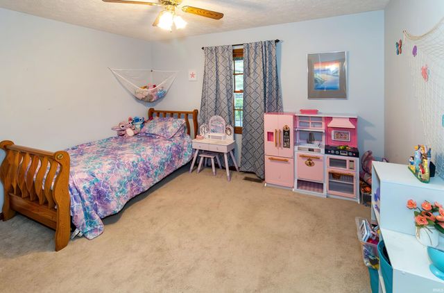 1434 Sandalwood Court, Evansville, IN 47720