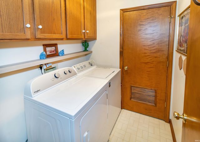 1434 Sandalwood Court, Evansville, IN 47720