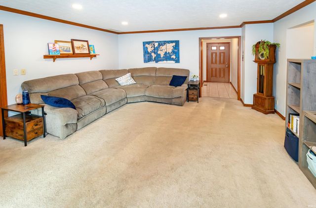1434 Sandalwood Court, Evansville, IN 47720