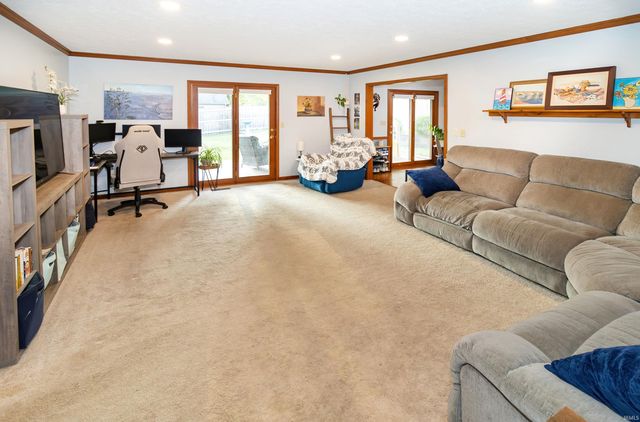 1434 Sandalwood Court, Evansville, IN 47720