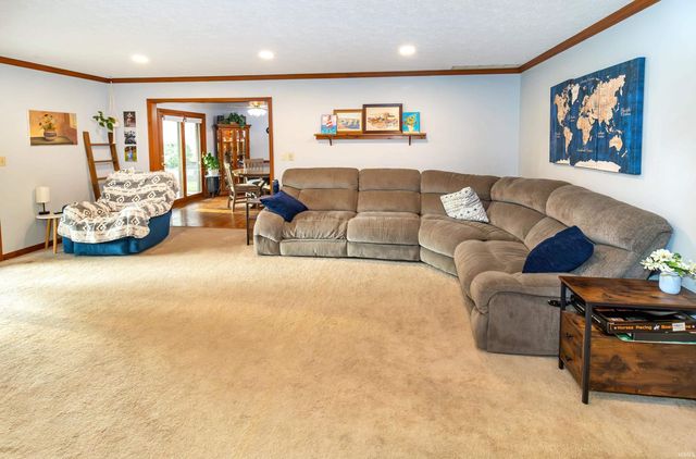 1434 Sandalwood Court, Evansville, IN 47720