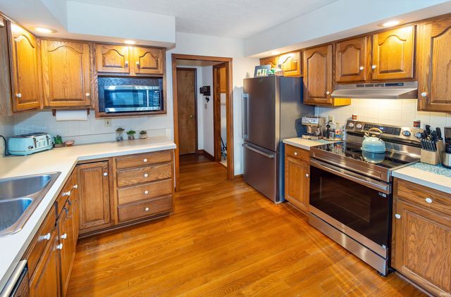 1434 Sandalwood Court, Evansville, IN 47720