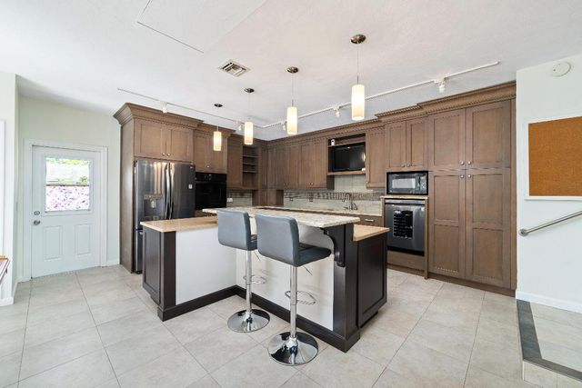 11321 49th Street N, Royal Palm Beach, FL 33411