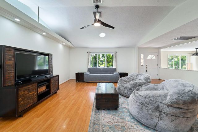 11321 49th Street N, Royal Palm Beach, FL 33411