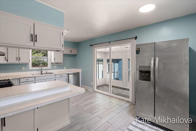 850 Upton Avenue, Springfield City, MI 49037