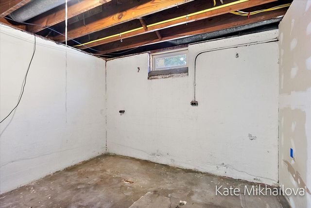 850 Upton Avenue, Springfield City, MI 49037
