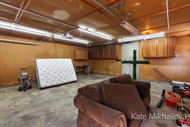 850 Upton Avenue, Springfield City, MI 49037
