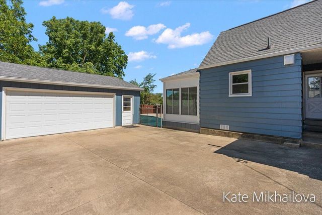 850 Upton Avenue, Springfield City, MI 49037